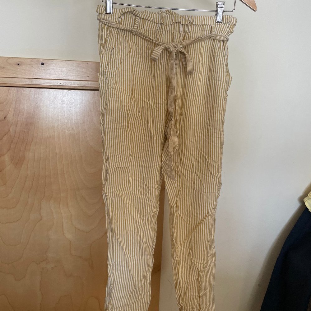 Medium rhythm. linen pencil stripe pants